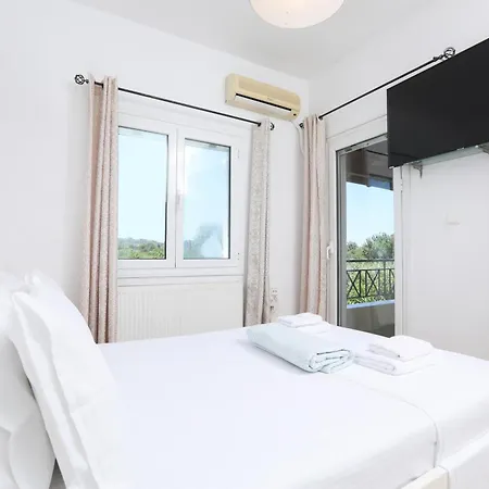 Nyaraló Natasha's Pérama