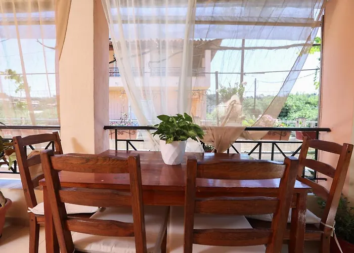 בית נופש Natasha's פראמה