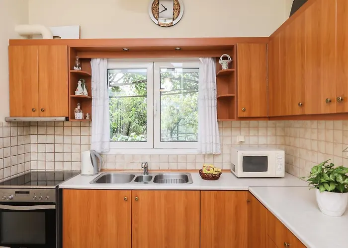 בית נופש Natasha's פראמה